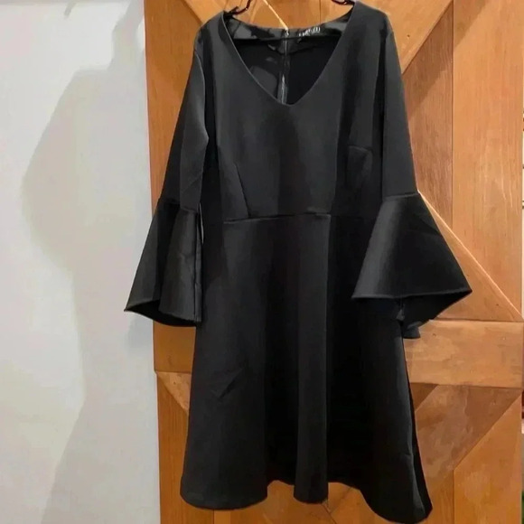 Eloquii Dresses & Skirts - ELOQUII Black Dress- 20